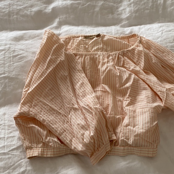 Cute blouse - Picture 2 of 4